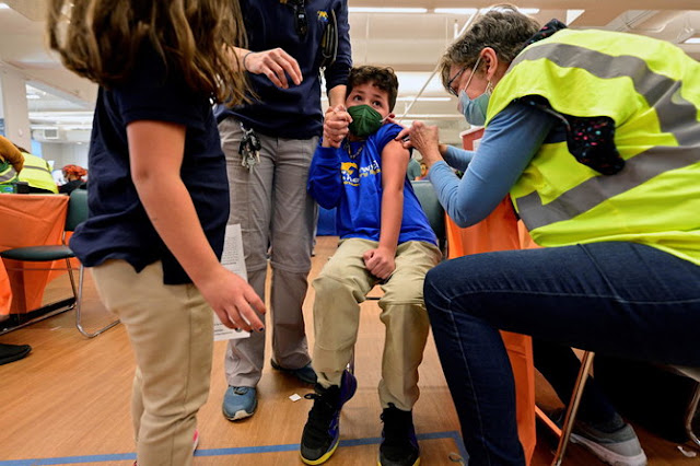 Pfizer seeks US authorization of COVID vaccine for young children