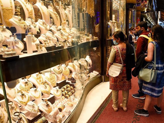 Gold prices drop early Wednesday – will UAE shoppers use this window of opportunity?